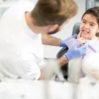 La imagen 10 de la Empresa DENTAL WHITE ODONTOLOGÍA Y ESTÉTICA Ortodoncia en Quilpué VS