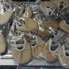 La imagen 35 de la Empresa EMIBRU Zapatillas Chicle en Temuco AR