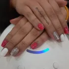 La imagen 3 de la Empresa RUNWAY HAIR AND NAILS Salón de belleza en Las Condes RM