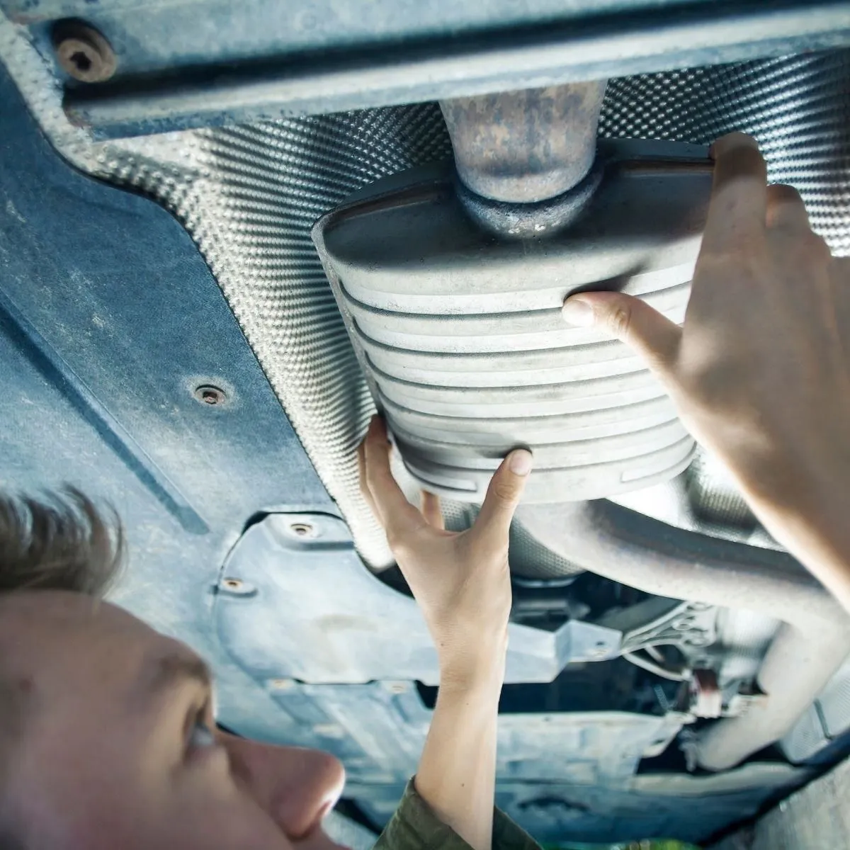 La imagen 2 de la Empresa TUBOS DE ESCAPE RAÚL FUENTES